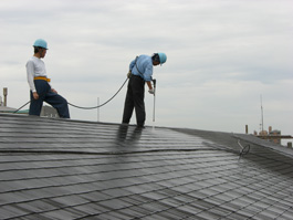 コロニアル屋根高圧洗浄作業状況
